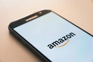 Amazon откроет новый склад в Альберте и создаст более тысячи рабочих мест