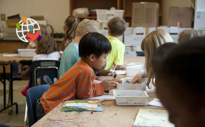 Quebec schoolchildren allowed to remove their masks