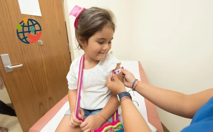 Un médico de Toronto admite haber vacunado a bebés de seis meses contra el COVID-19