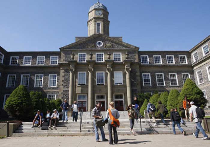 Канада обогнала Великобританию по популярности среди студентов