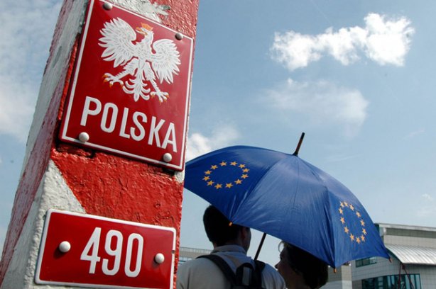 Польша вводит временный пограничный контроль со странами ЕС