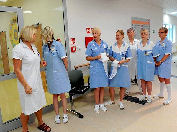 В Чехии отменяют высшее образование для медсестер