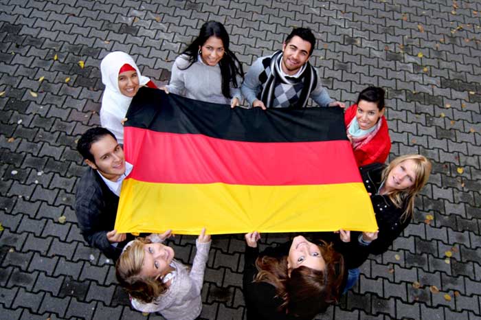 Германия приняла более 2 млн. иммигрантов со всего мира