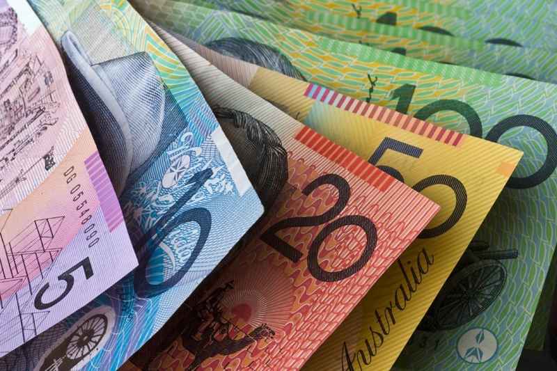 В Австралии подняли минимальную зарплату наименее оплачиваемым рабочим