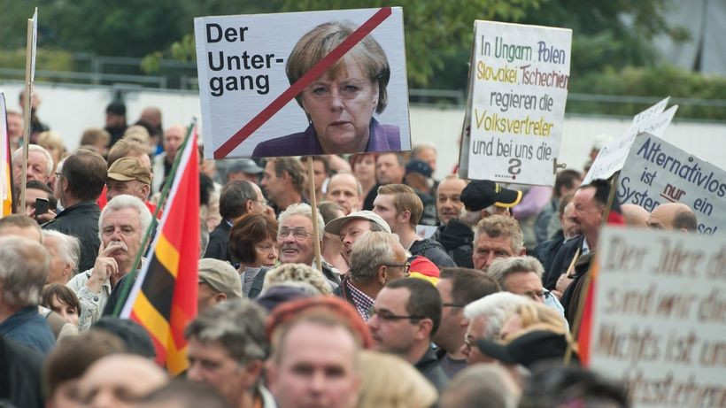 В Германии массово протестуют против иммиграционной политики "открытых дверей"
