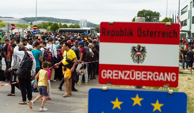 В Австрии иностранцев могут заставить работать всего за 1 евро в час
