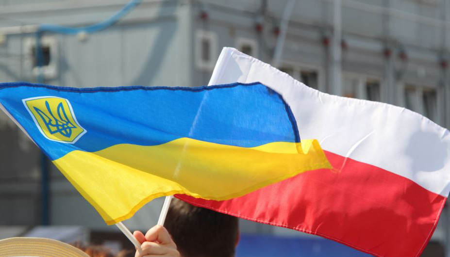 Польша выдала украинцам 700 000 виз за первые 6 месяцев 2016 г.