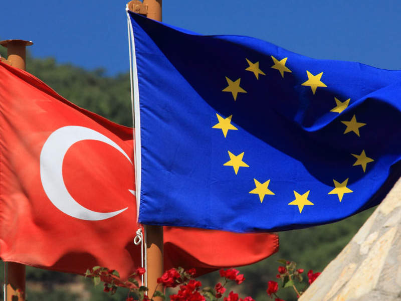 Европейские законодатели призывают к прекращению переговоров о членстве Турции в ЕС