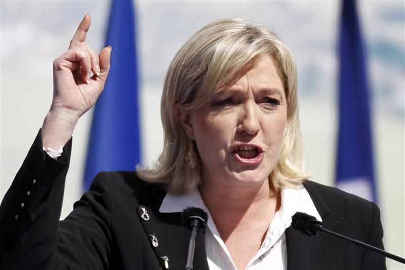 Ле Пен хочет запретить во Франции бесплатное образование для детей нелегальных иммигрантов