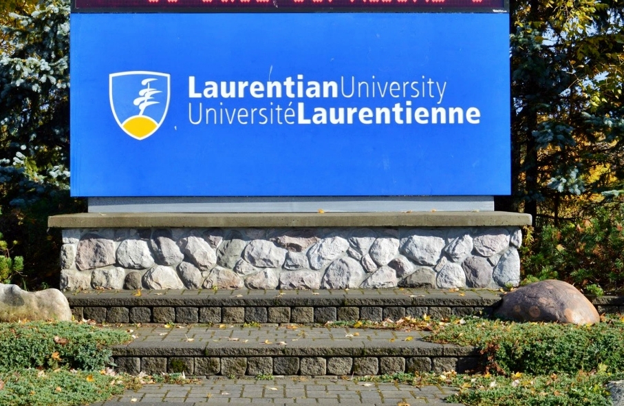 Laurentian University в Онтарио