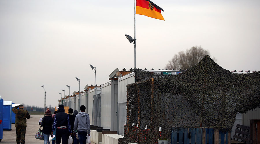 Количество прибывающих мигрантов в Германию резко сократилось в 2016