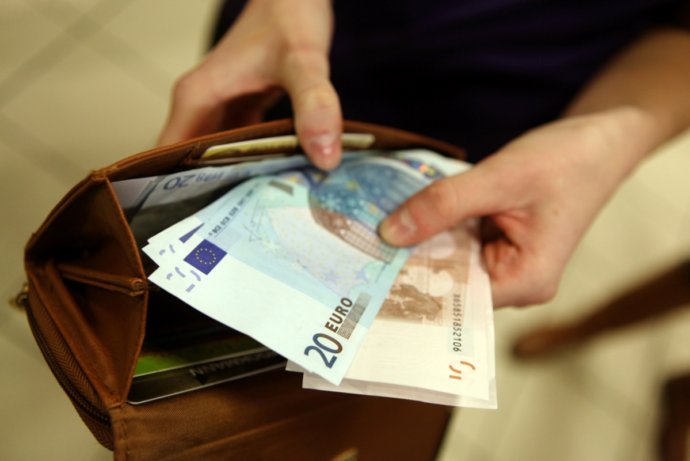 Разрыв между минимальными зарплатами в странах ЕС достигает 9 раз