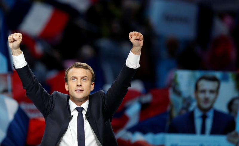 На президентских выборах во Франции уверенно победил проевропейский политик Эммануэль Макрон