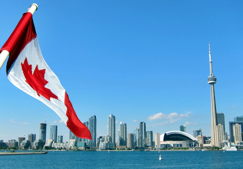 Около 8000 миллионеров иммигрировали в Канаду в 2016 году