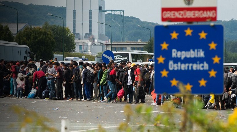 Австрия хочет закрыть маршруты беженцев в Европу через Средиземное море