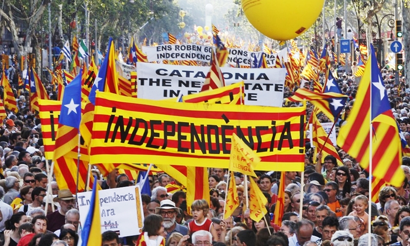 Парламент Каталонии начал обсуждать референдум о независимости