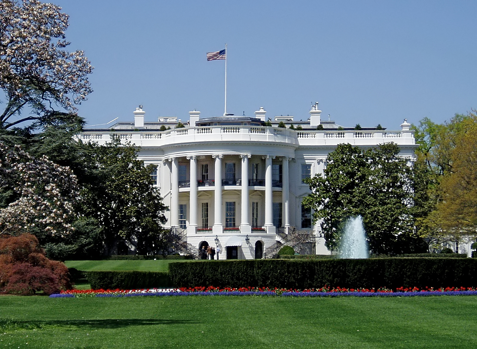 Белый дом рассматривает расширение запрета на въезд в США для иностранцев