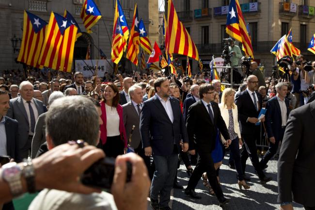 Свыше 700 мэров Каталонии вышли на митинг в поддержку референдума о независимости