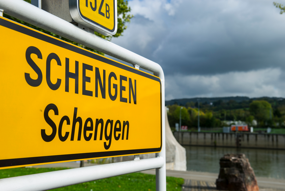 ЕС планирует продолжить пограничный контроль в Шенгенской зоне еще на три года