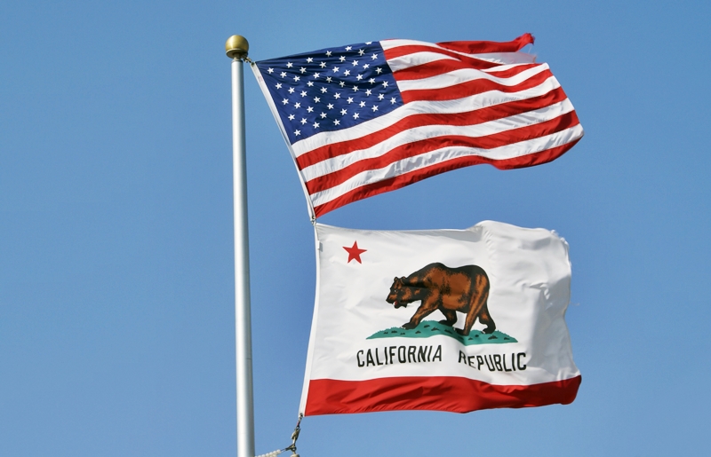 Калифорния станет местом убежища для нелегалов