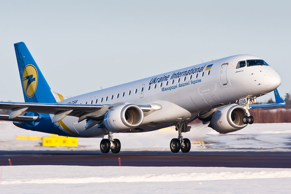 МАУ запускает рейс Киев-Краков перед Новым годом