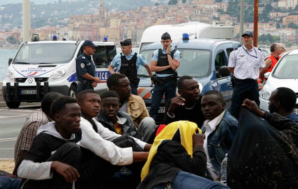 В Бельгии около 40 мигрантов атаковали полицейский патруль