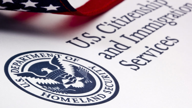 США изменили требования к подаче иммиграционных заявок