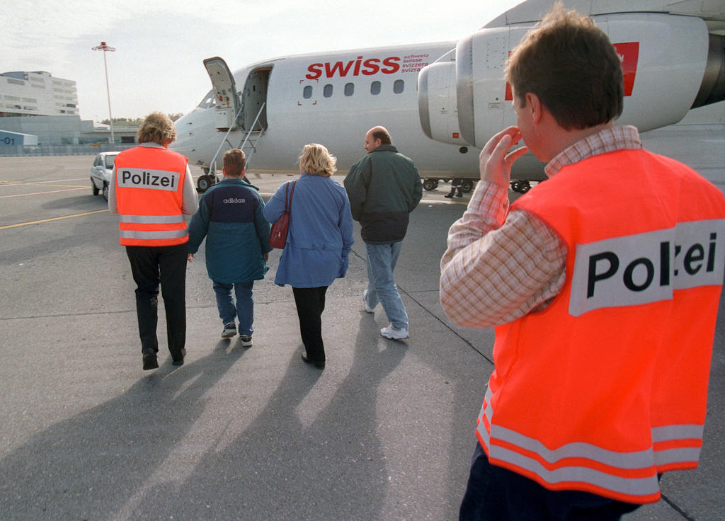 54% иностранных преступников будут депортированы из Швейцарии