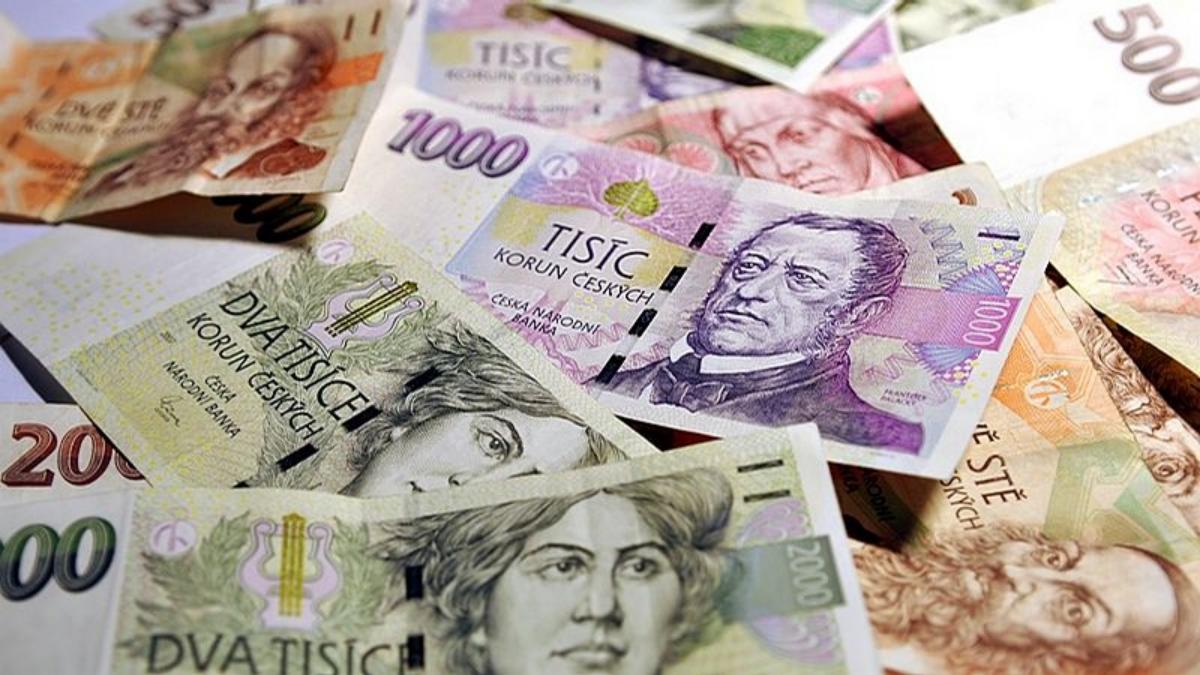 В Чехии средняя зарплата превысила 30 000 крон