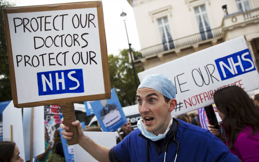 Системе здравоохранения Великобритании угрожает острая нехватка врачей