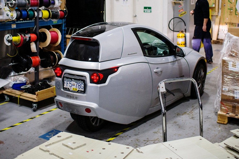Канадский ответ Тесле - электрический трехколесный автомобиль за $15500