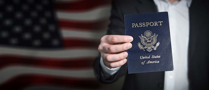 Рекордное количество иммигрантов получили американские паспорта