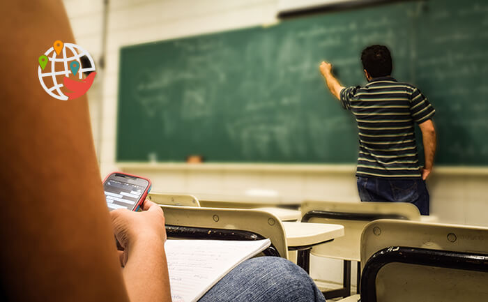 Онтарио вводит запрет на использование мобильных устройств в учебных заведениях