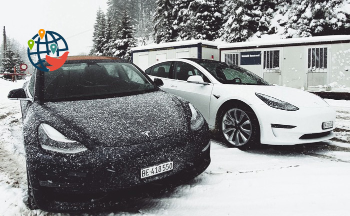 Канадец поставил на Tesla Model 3 гусеницы от снегохода