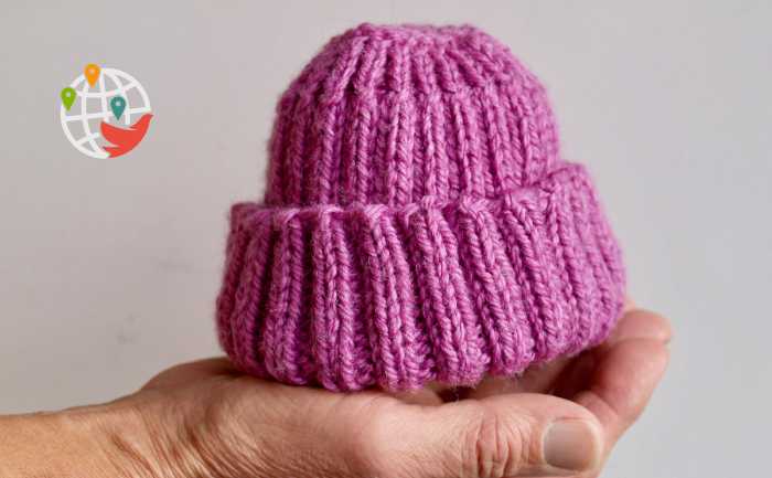 Mulher Nova Scotian de longa data tricotou 100 chapéus de bebê para comemorar seu aniversário