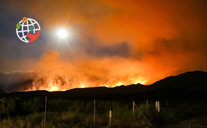 Лесной пожар на границе Канады и США